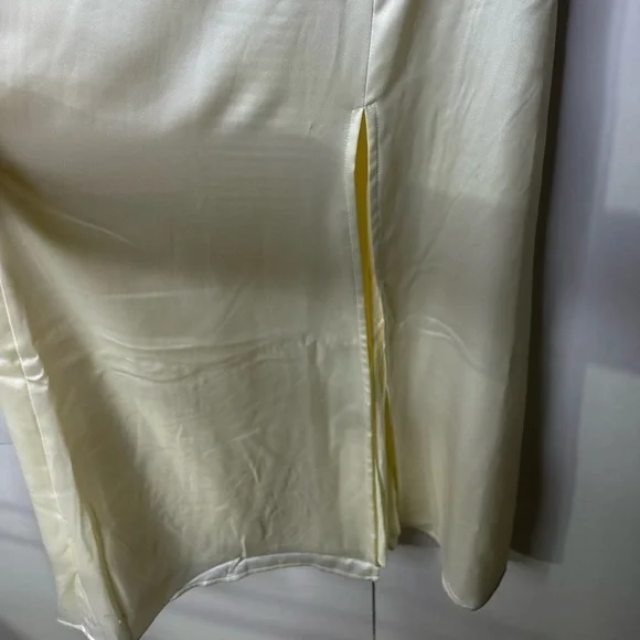 WE WORE WHAT Puff Sleeve Midi Dress - Picture 8 of 10